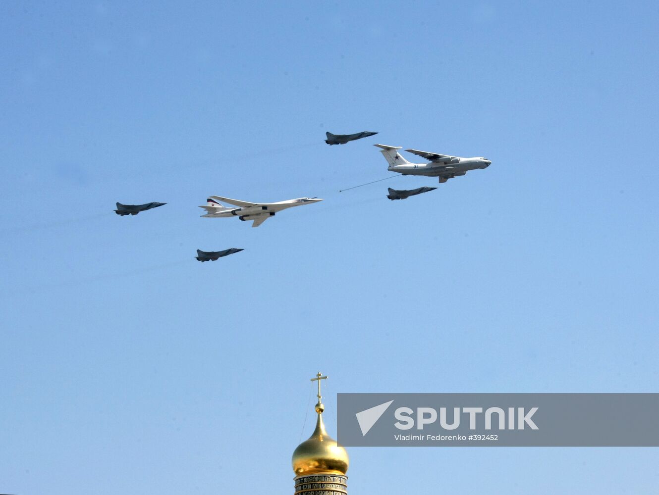 Warplanes take part in Victory Day parade in Moscow