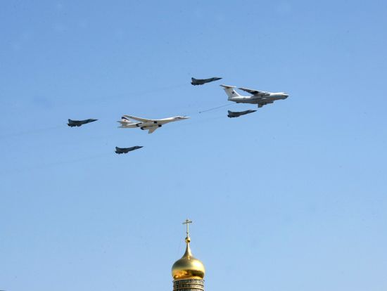 Warplanes take part in Victory Day parade in Moscow