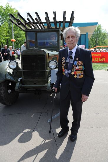 WWII veterans meet in Moscow's Gorky Park