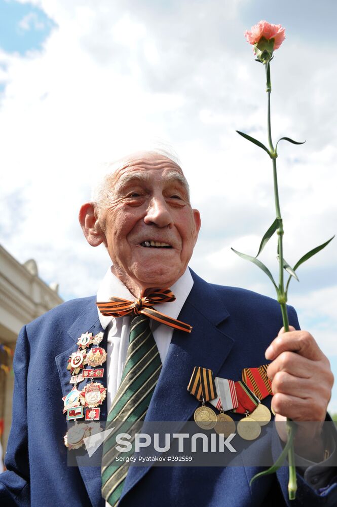 WWII veterans meet in Gorki Park
