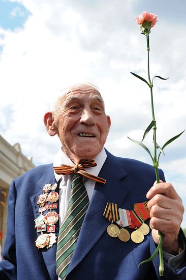 WWII veterans meet in Gorki Park
