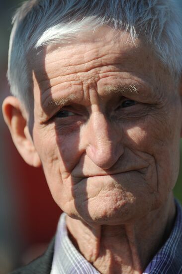 WWII vetrans meet in Gorki Park