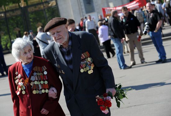 WWII veterans meet in Gorki Park