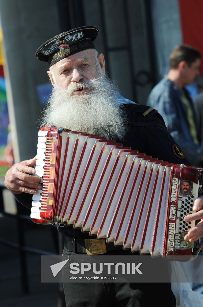 WWII veterans meet in Gorki Park