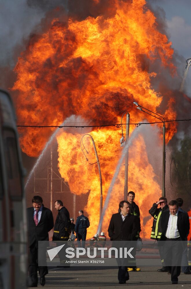 Fire crews battling gas pipeline blaze in west Moscow