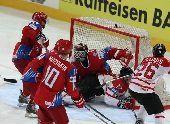 2009 World Ice Hockey Championship final. Russia 2-1 Canada