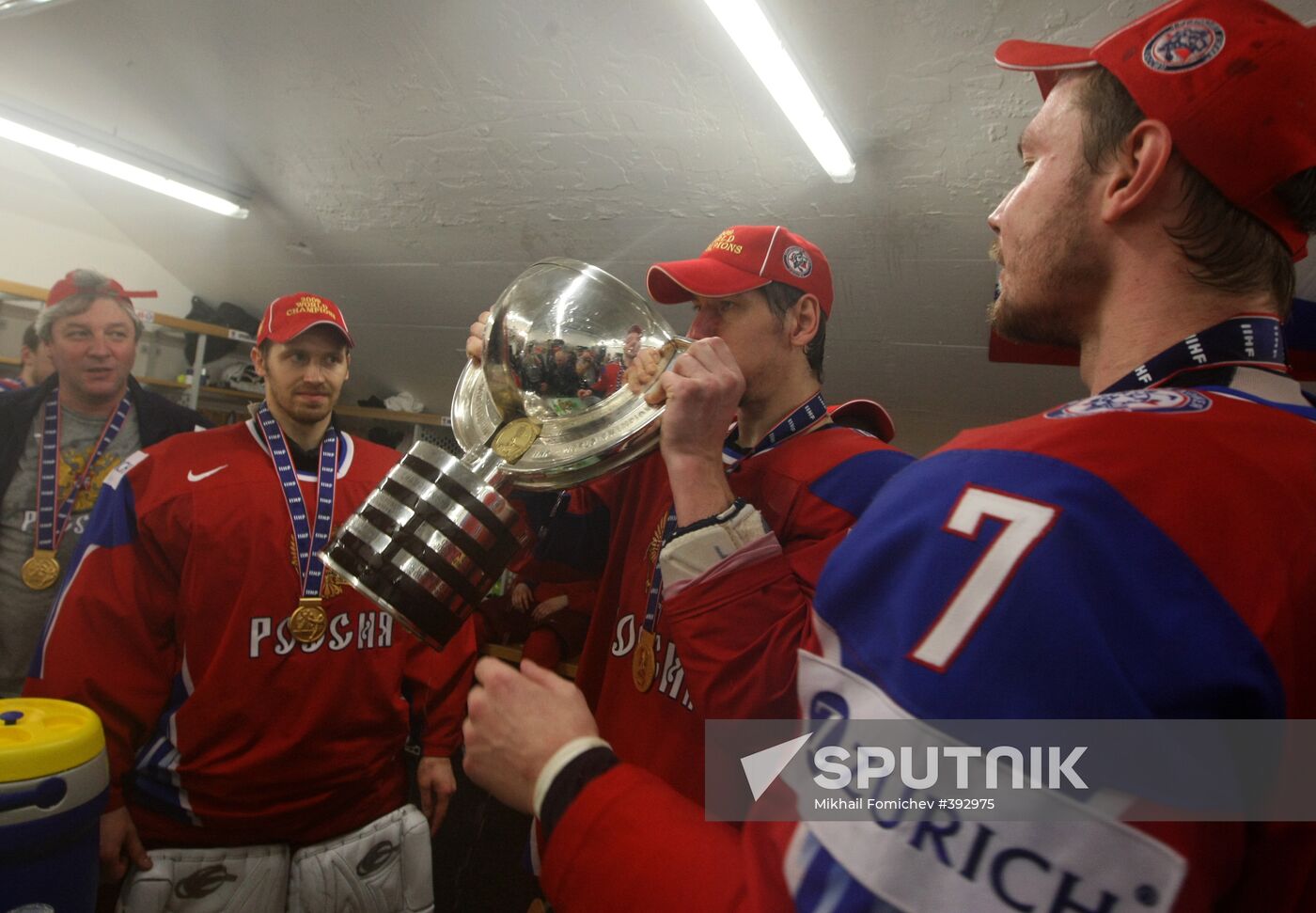 2009 World Ice Hockey Championship final. Russia 2-1 Canada