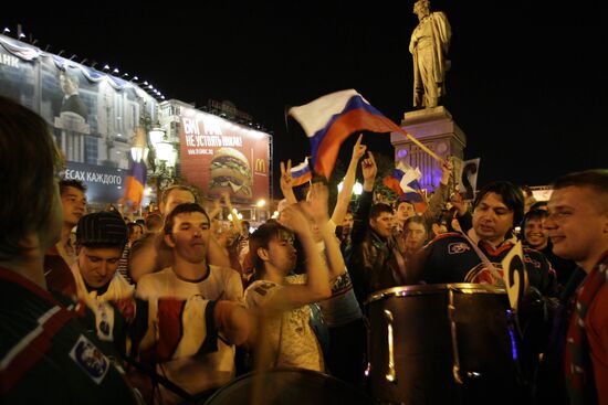 Russia's hockey fans celebrate World Hockey Championship win