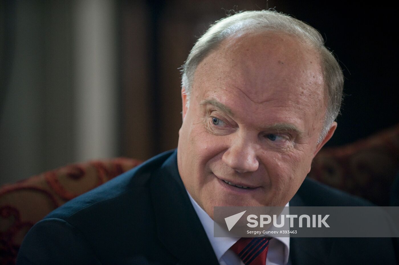 Russian President meets with Communist Party leaders