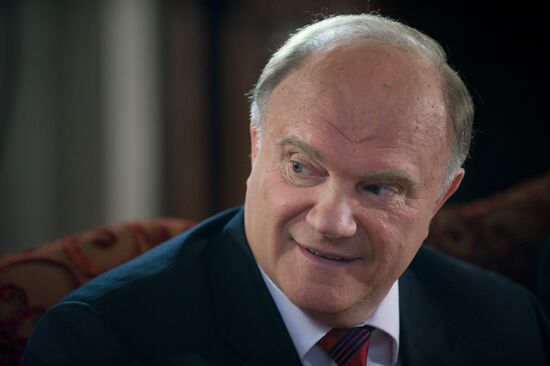 Russian President meets with Communist Party leaders