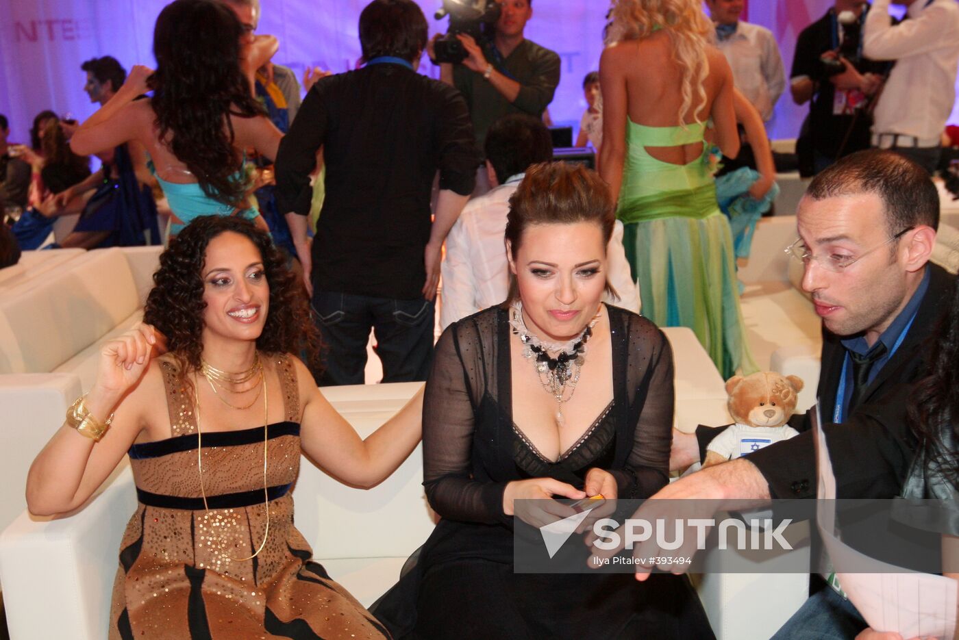 Noa & Mira Avad. Eurovision 2009. First semifinal qualifier