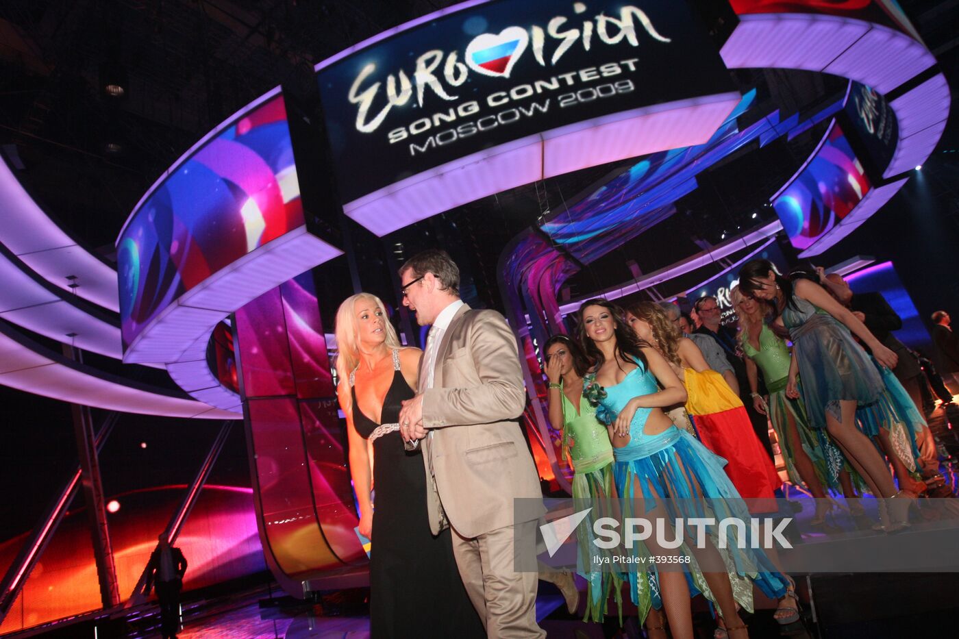 2009 Eurovision first semi-final. Sweden's Malena Ernman