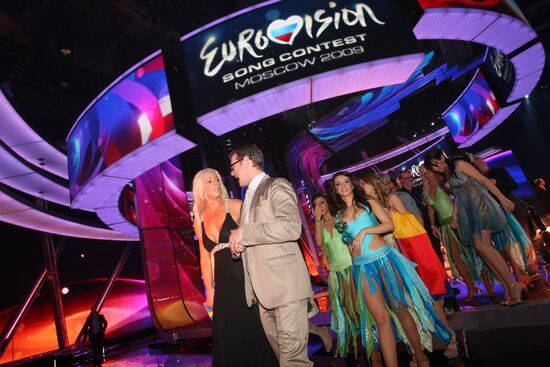 2009 Eurovision first semi-final. Sweden's Malena Ernman