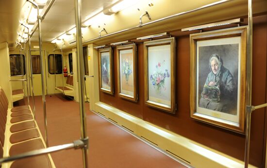 "Aquarelle" subway train with a new gallery set out in Moscow