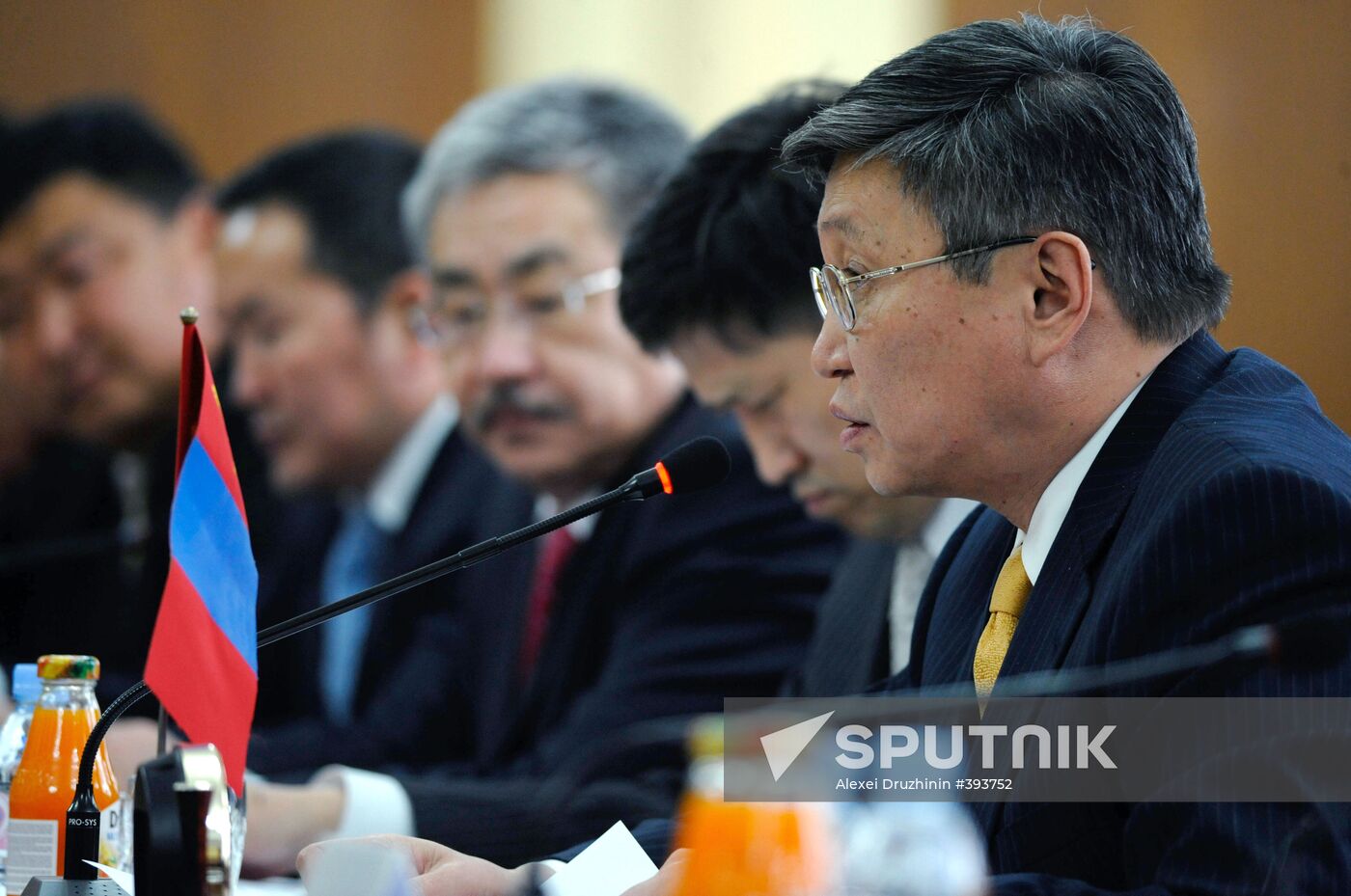 Russia-Mongolia extended talks