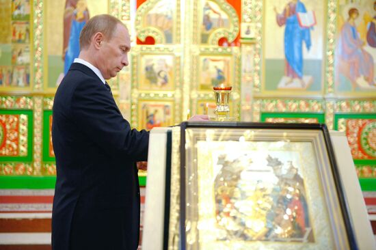 Vladimir Putin visits Holy Trinity Cathedral in Ulan Bator