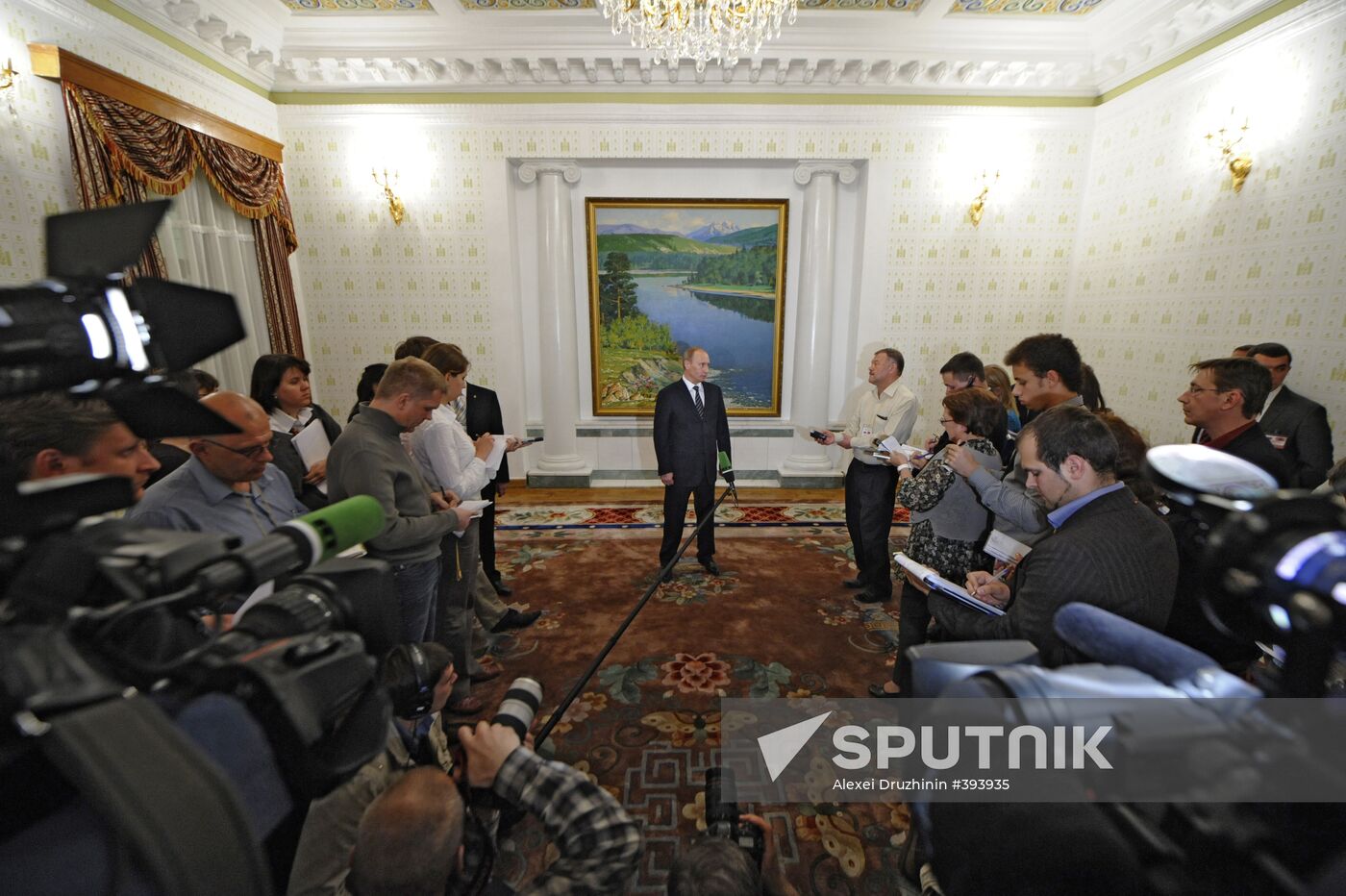 Vladimir Putin's news conference in Mongolia