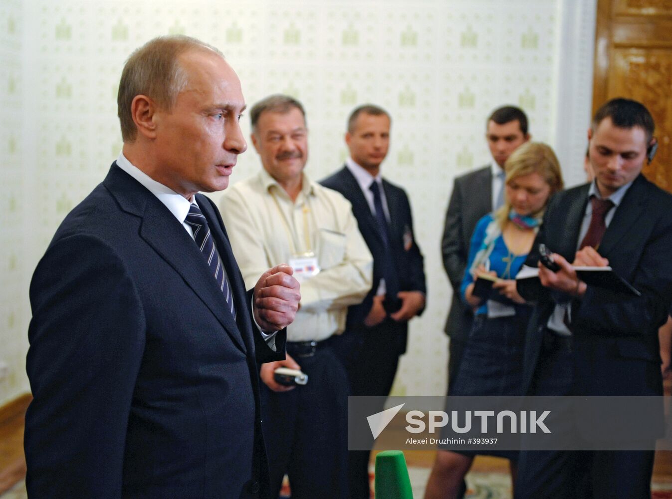 Vladimir Putin's news conference in Mongolia