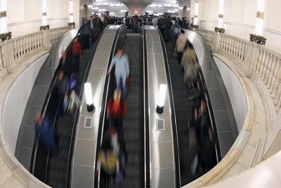 Kurskaya Station, Circular Line, opens its lobby after repairs