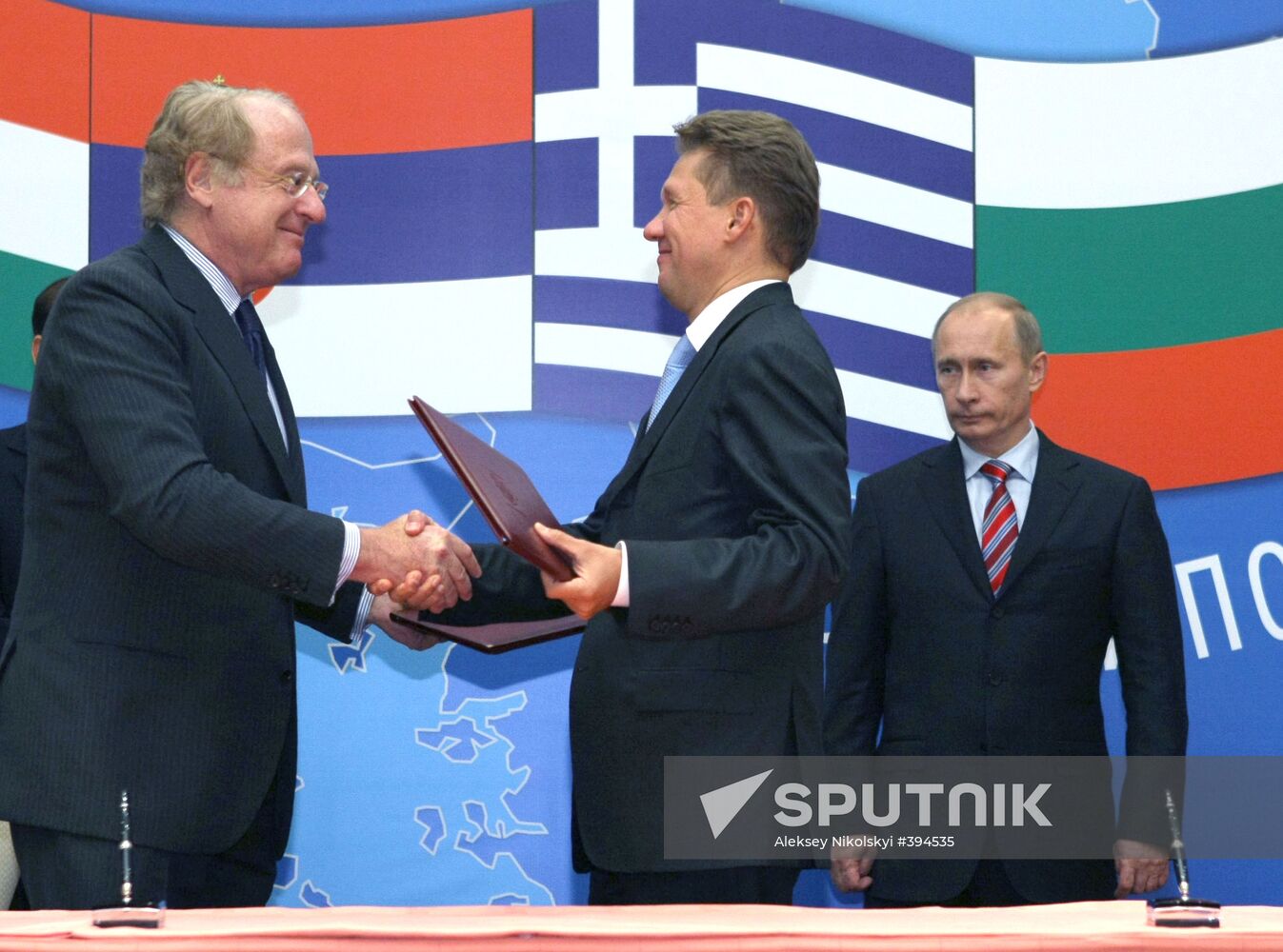Signing documents on South Stream project in Sochi