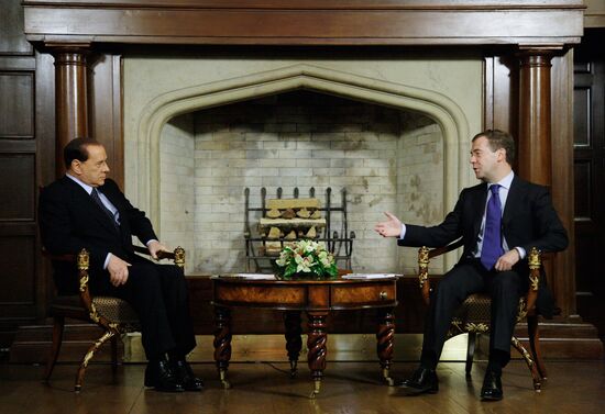 Dmitry Medvedev receives Silvio Berlusconi at Barvikha residence
