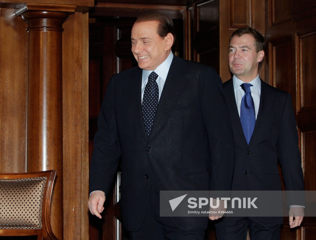 Dmitry Medvedev receives Silvio Berlusconi at Barvikha residence