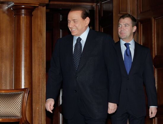 Dmitry Medvedev receives Silvio Berlusconi at Barvikha residence