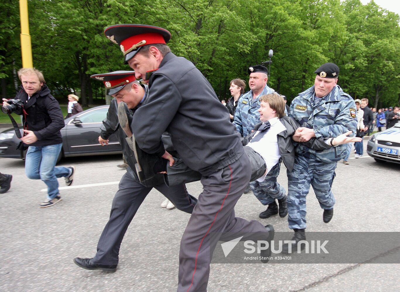 Police detain "Slavic gay parade" participants