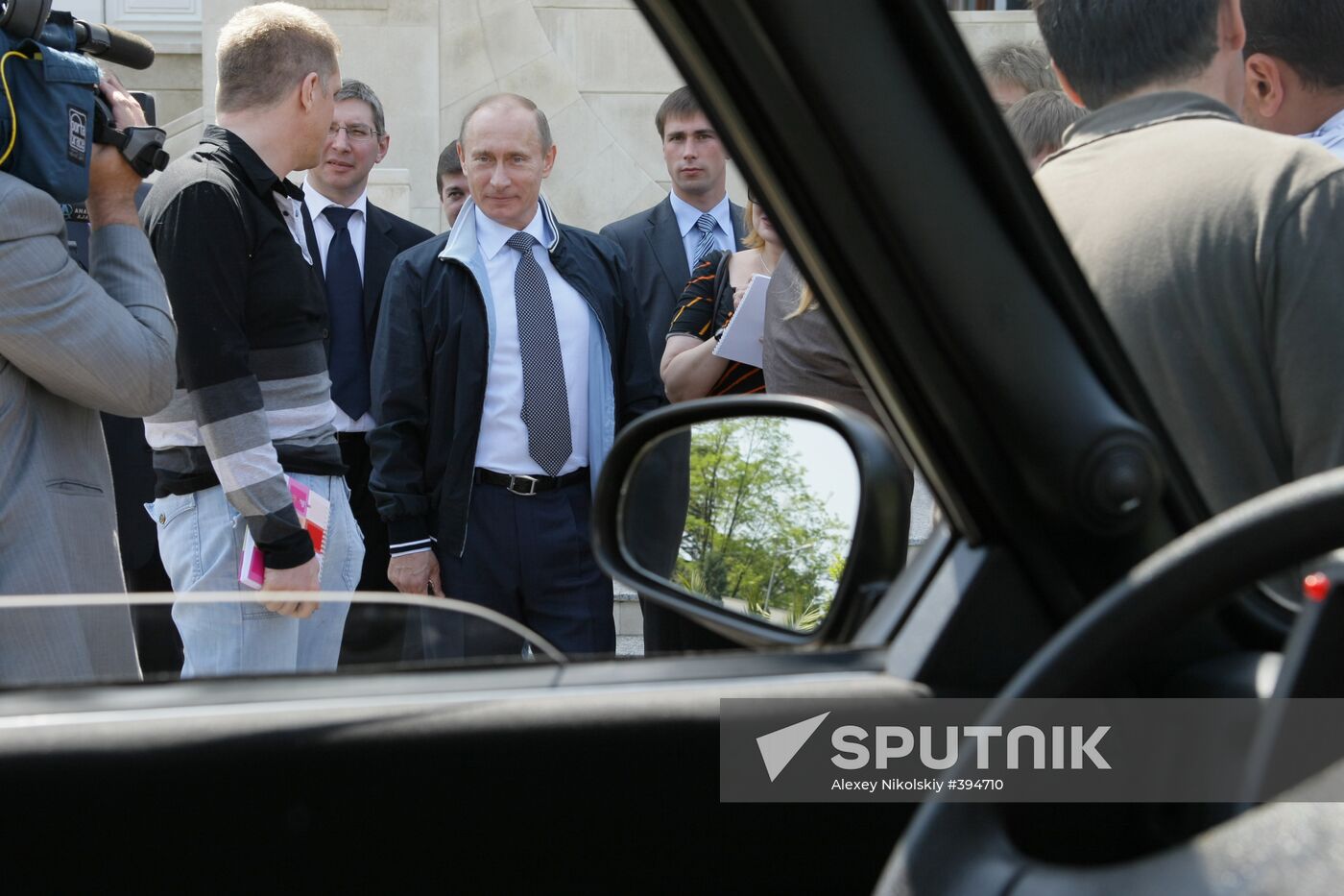 Putin showed journalists his Niva SUV in Sochi