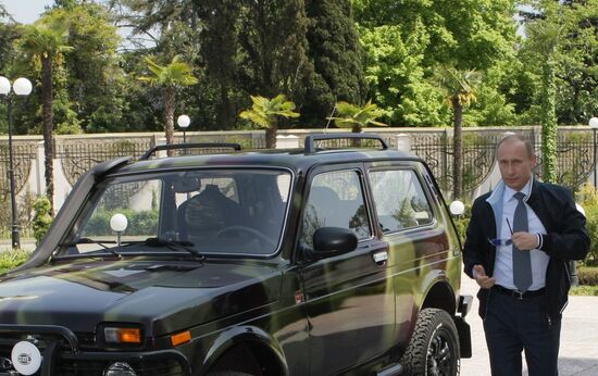 Putin showed journalists his Niva SUV in Sochi