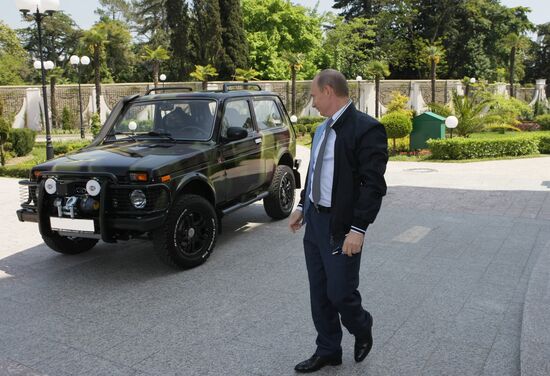 Putin showed journalists his Niva SUV in Sochi