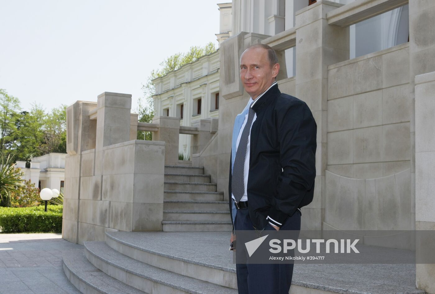 Putin showed journalists his Niva SUV in Sochi