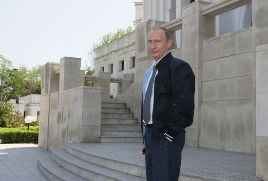 Putin showed journalists his Niva SUV in Sochi