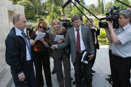 Putin showed journalists his Niva SUV in Sochi