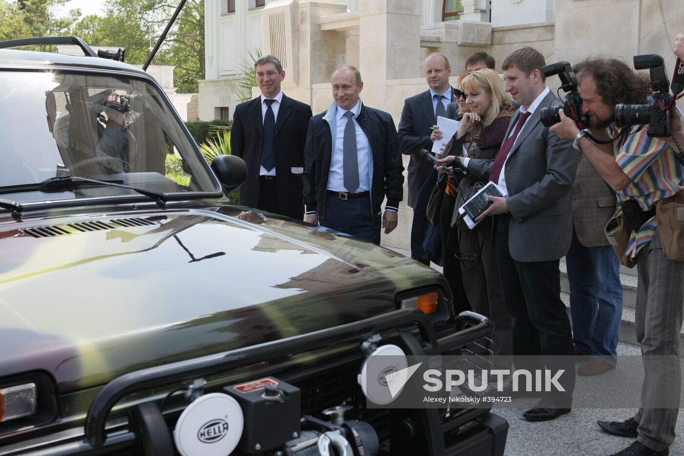 Putin showed journalists his Niva SUV in Sochi