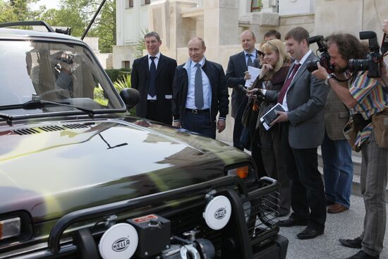 Putin showed journalists his Niva SUV in Sochi