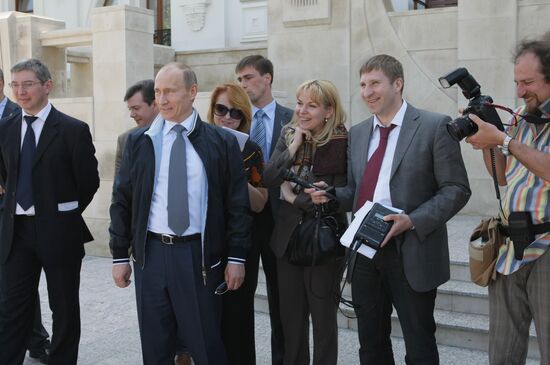 Putin showed journalists his Niva SUV in Sochi