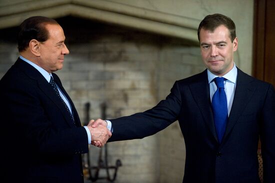 Dmitry Medvedev receives Silvio Berlusconi at Barvikha residence