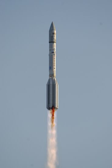 Proton-M with ProtoStar II satellite launched from Baikonur