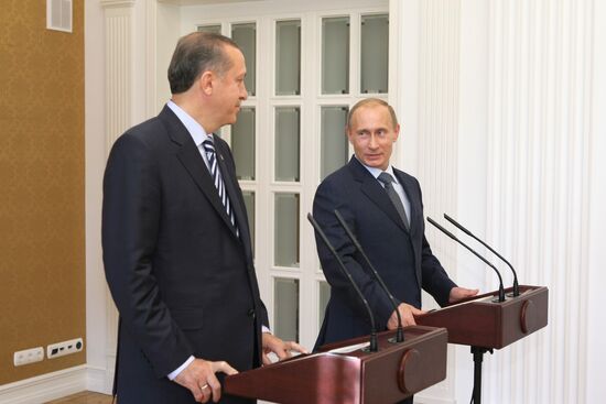 Putin meets Recep Tayyip Erdoğan in Sochi