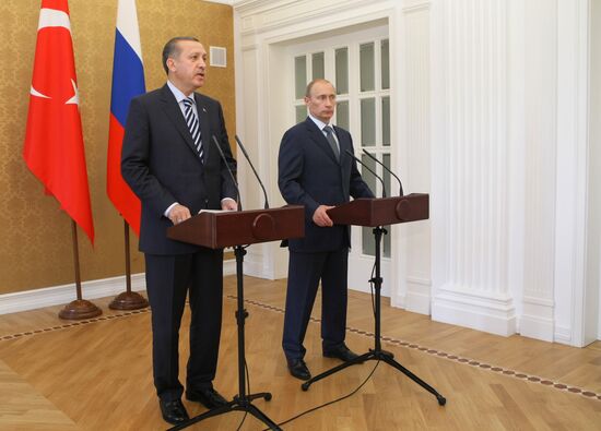 Putin meets Recep Tayyip Erdoğan in Sochi