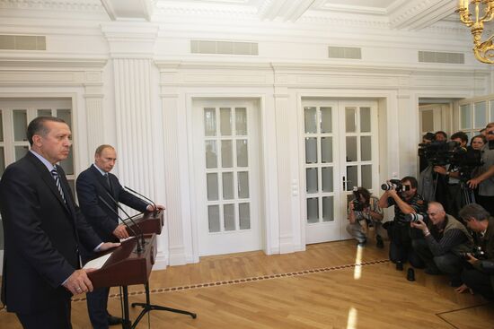 Putin meets Recep Tayyip Erdoğan in Sochi