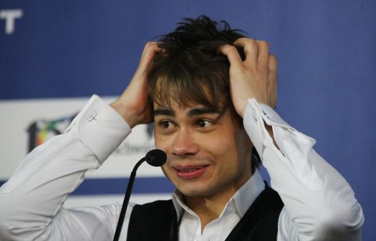 Eurovision 2009 winner Alexander Rybak gives press conference
