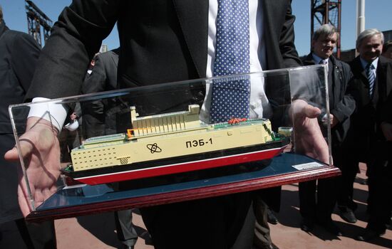 Building the first floating nuclear plant in St.Petersburg