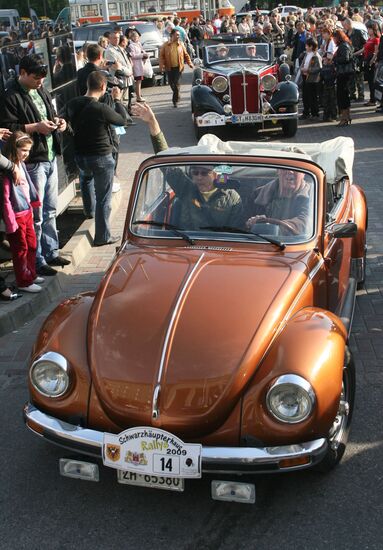 Participants in a vintage-car rally in Kaliningrad