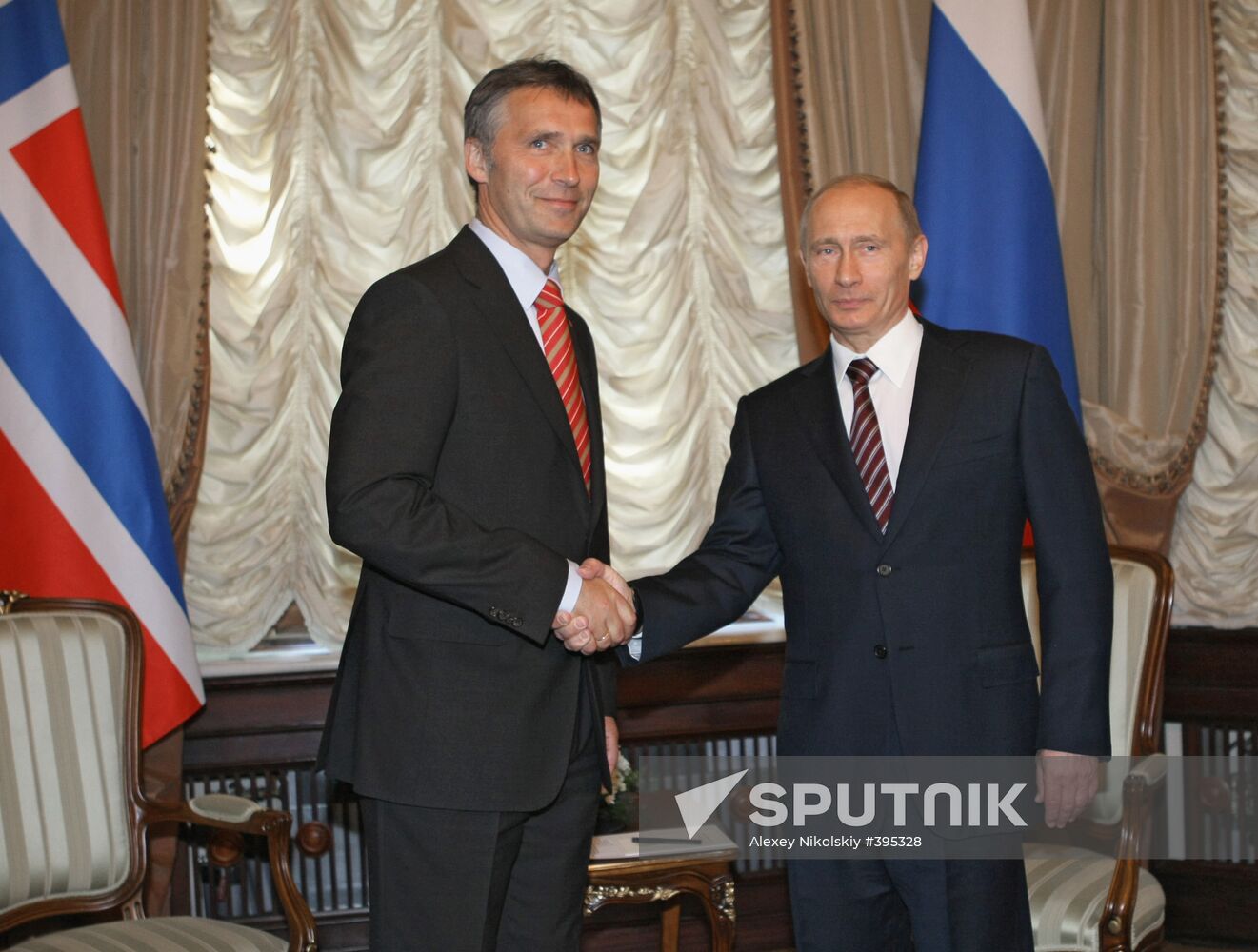 Russian, Norwegian PMs meet
