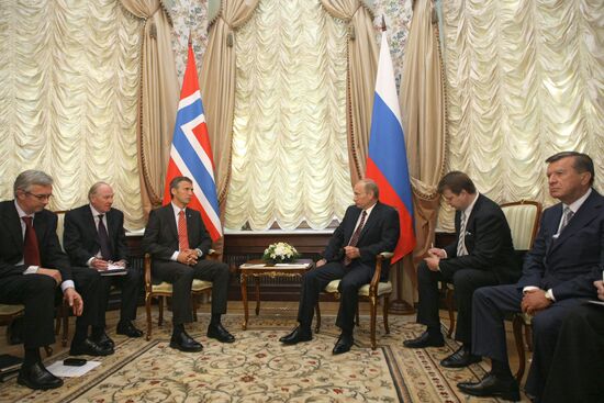 Russian, Norwegian PMs meet