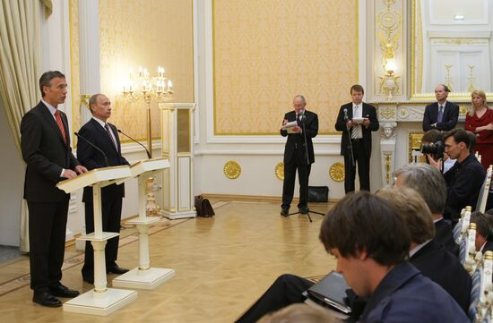 Russian, Norwegian PMs meet