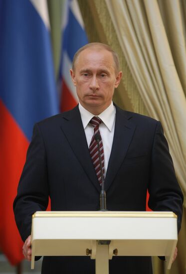 Russian, Norwegian PMs meet