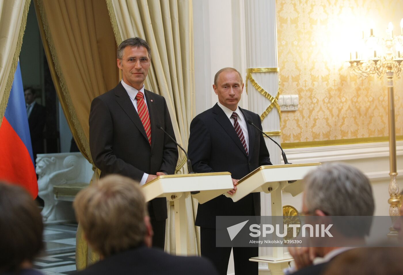 Russian, Norwegian PMs meet